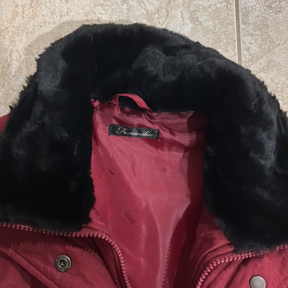 90s BURGUNDY VEST WITH FUR COLLAR - Picture 2 of 8